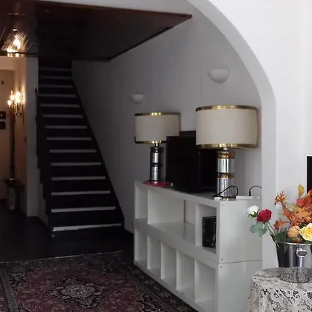 Bella Vista Apartment *